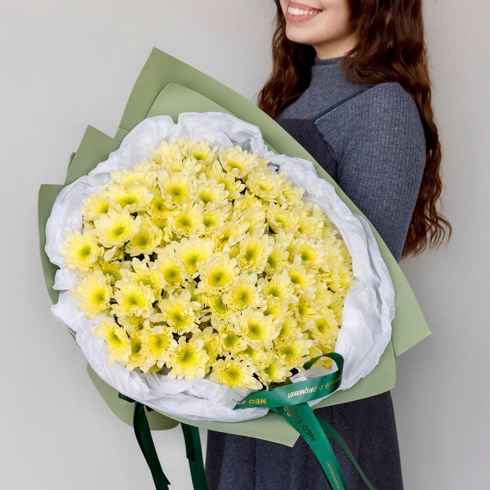 https://content2.flowwow-images.com/data/flowers/1000x1000/46/1722093027_60779346.jpg